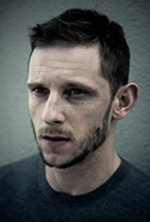How tall is Jamie Bell?